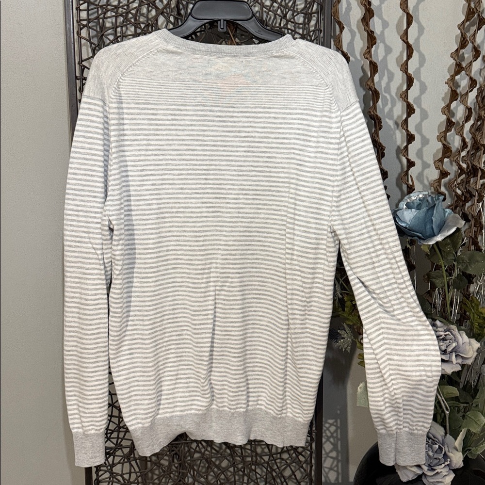 Claiborne Men's Striped Gray V-Neck Sweater - Picture 5 of 6